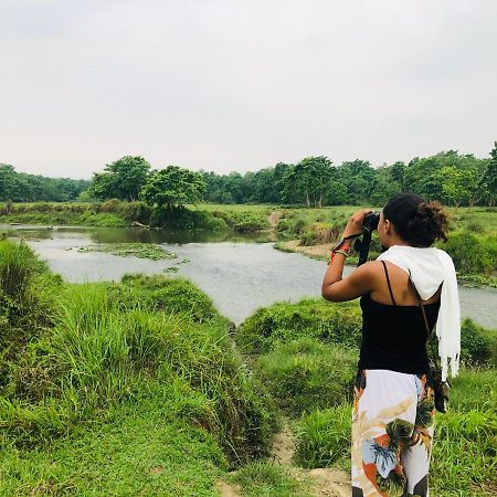 Hotel Happy Land Chitwan Bagian luar foto